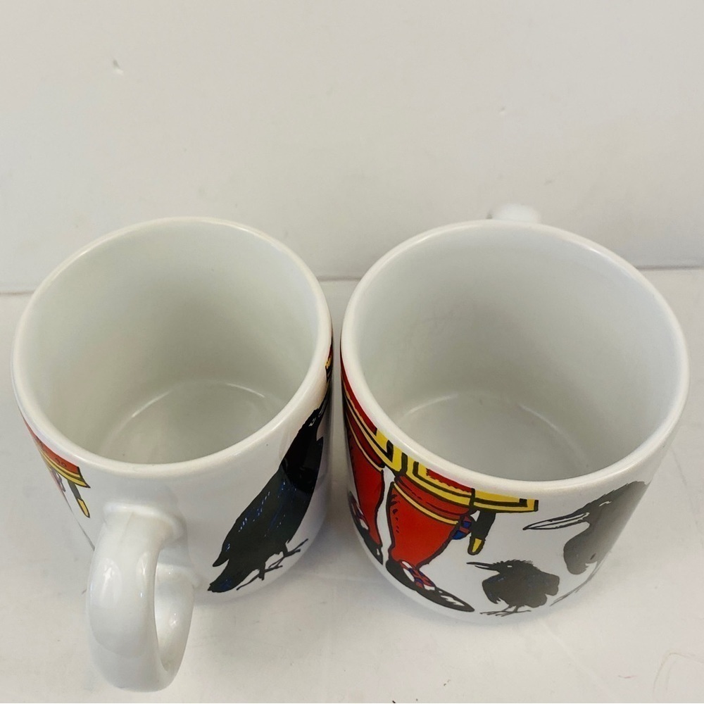 Tower of London mugs set of 2 yeoman wardens beefeaters ravens 8 ounces England - Picture 5 of 7